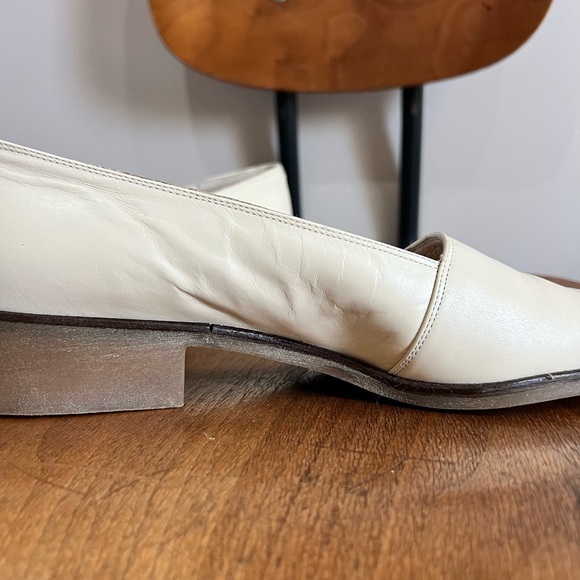VINTAGE Amalfi Cream Loafers - Picture 4 of 10